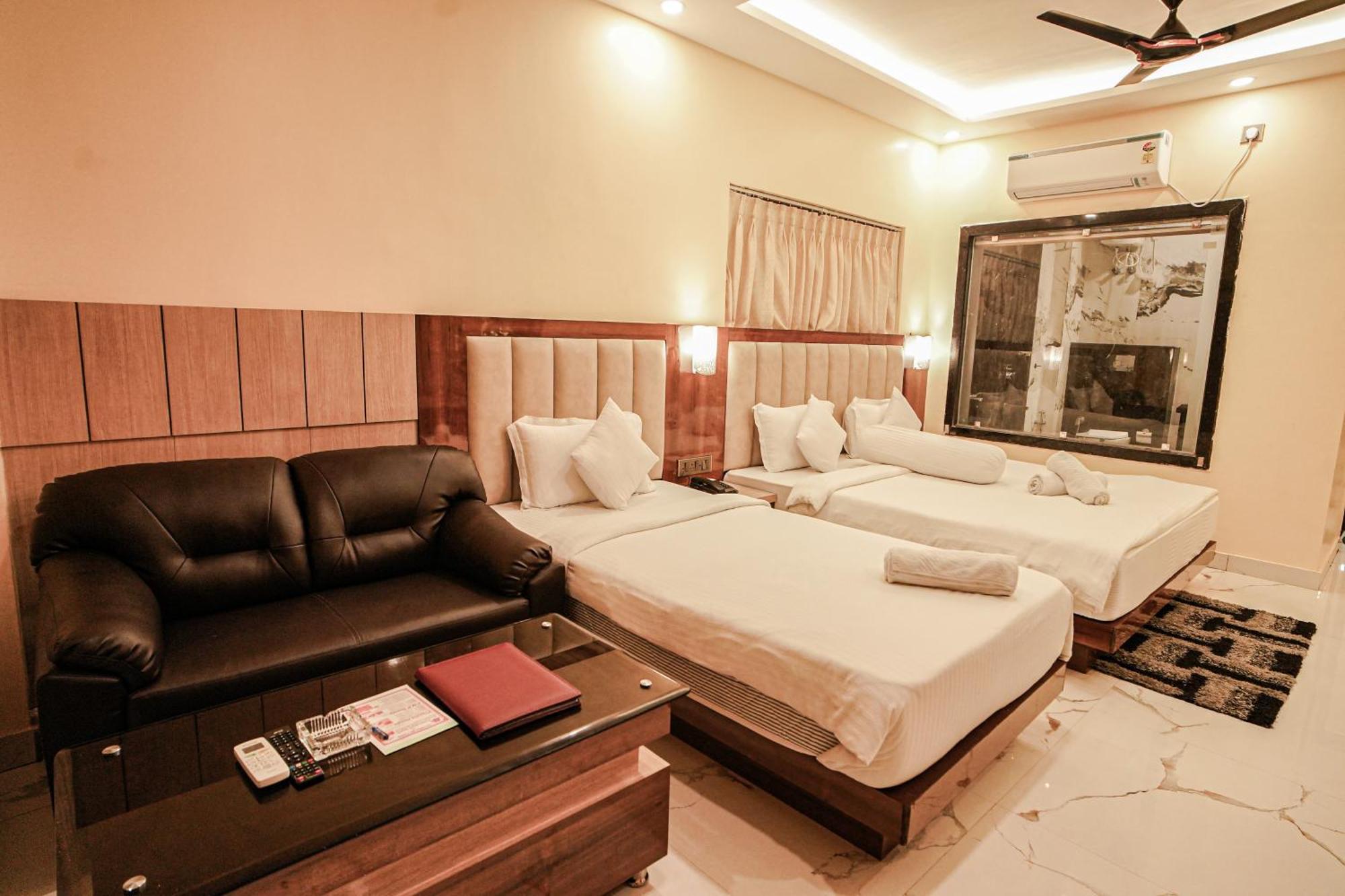 Prasant On Beach Resort !! Lift - Wifi -Restaurant-Parking Facilities-Newly Decorated Room !! Mandarmani Exterior foto