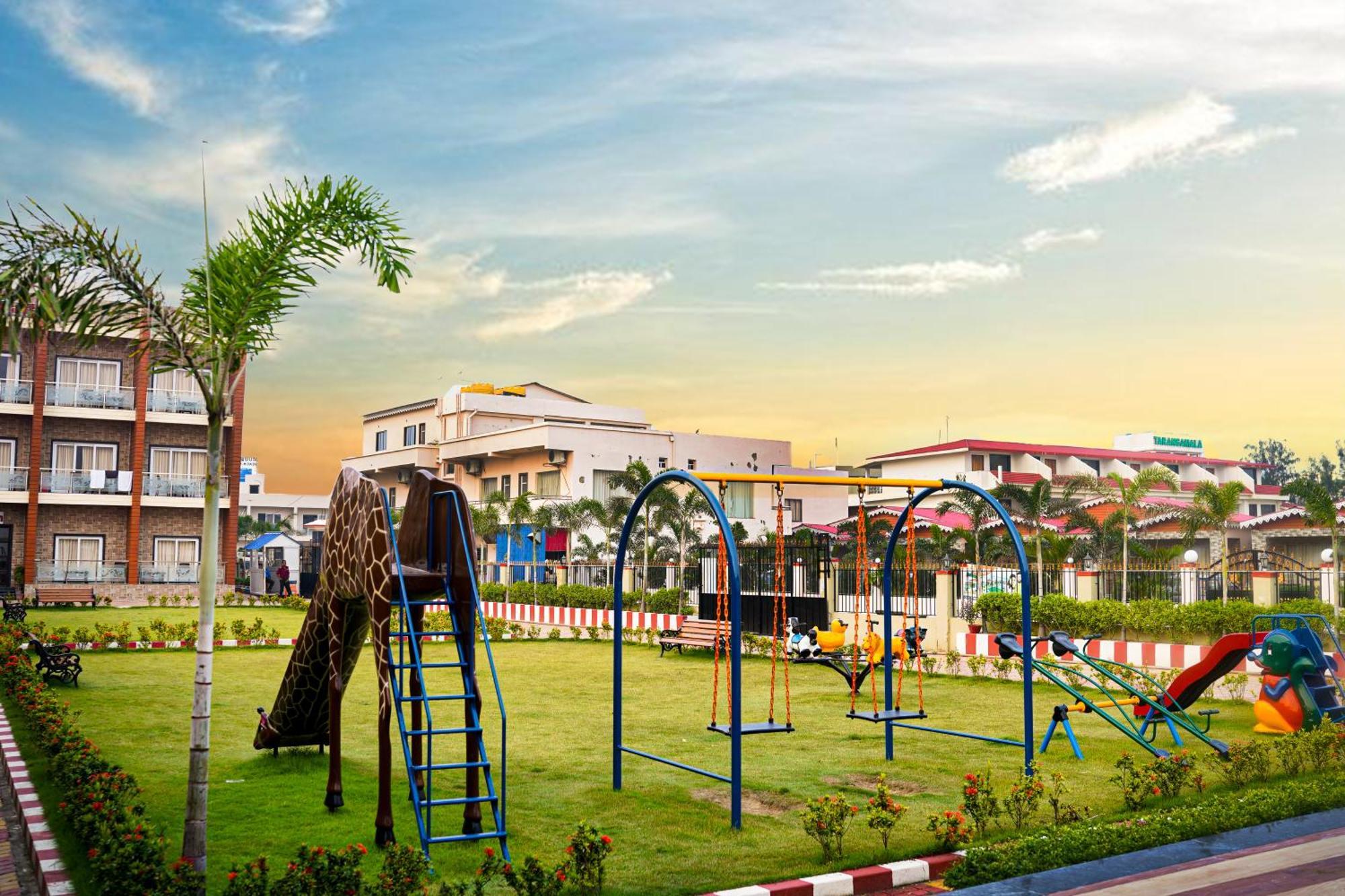 Prasant On Beach Resort !! Lift - Wifi -Restaurant-Parking Facilities-Newly Decorated Room !! Mandarmani Exterior foto